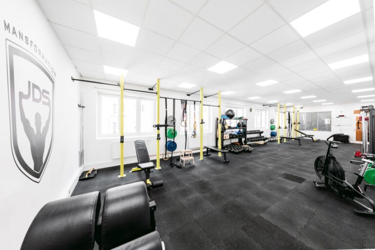 Soukromá posilovna vs. velké fitness: upřímné srovnání